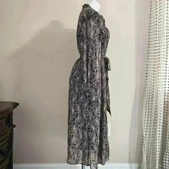 Banana Republic Flutter Midi Dress - Picture 7 of 8